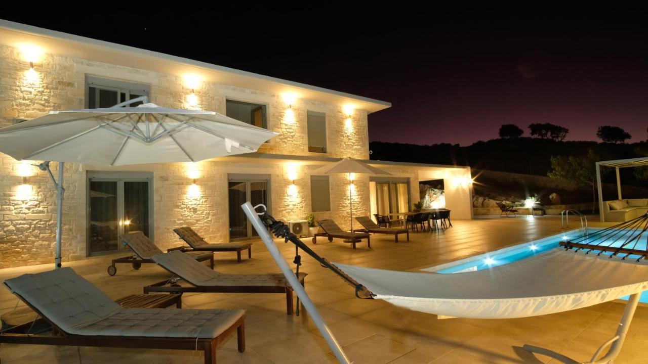 Eva Villas West With Infinity Pool & And Panoramic Sea View Gerani  Exterior photo